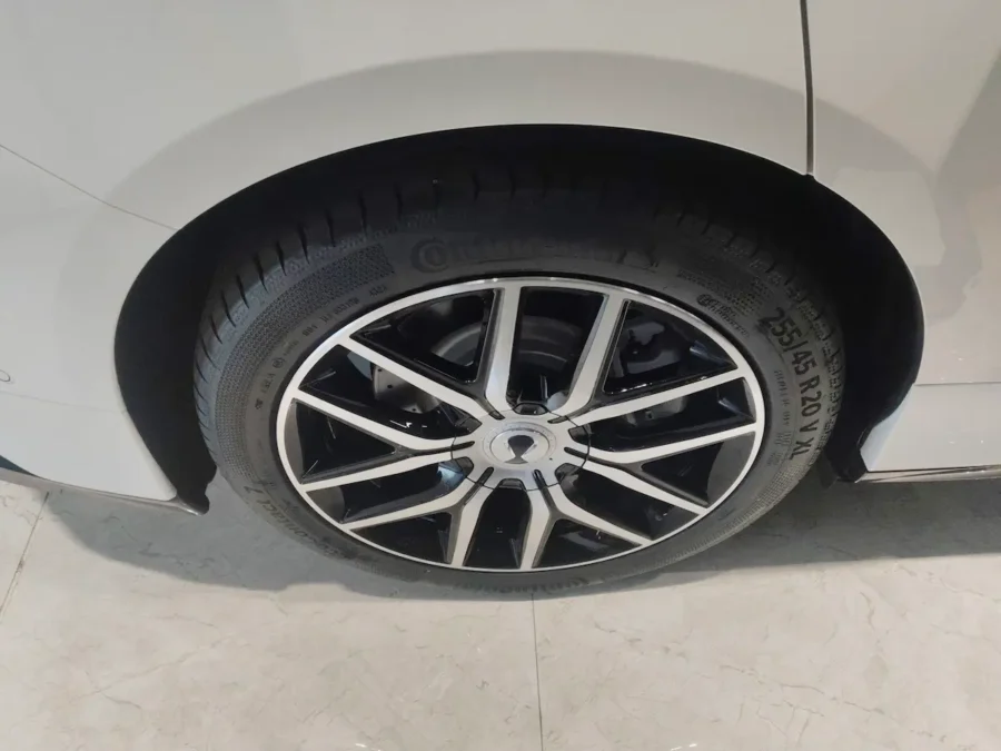 Denza Z9 plug-in hybrid luksusowy samochód premium Motenza Europe
