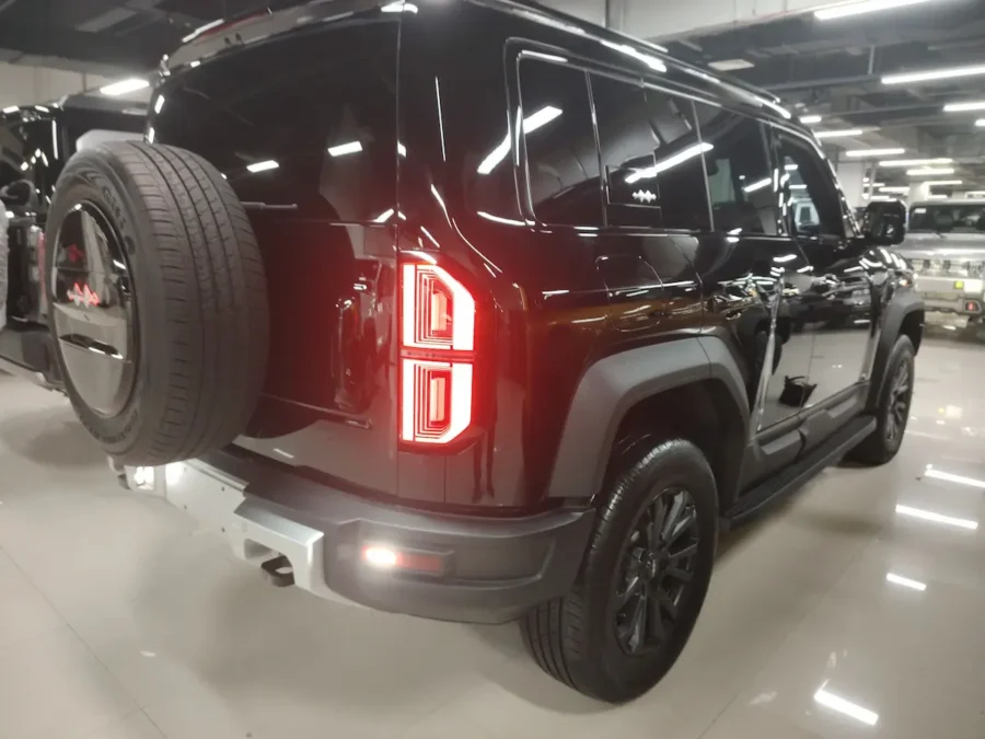 Leopard 5 Explore Edition plug in hybrid 4x4 tył