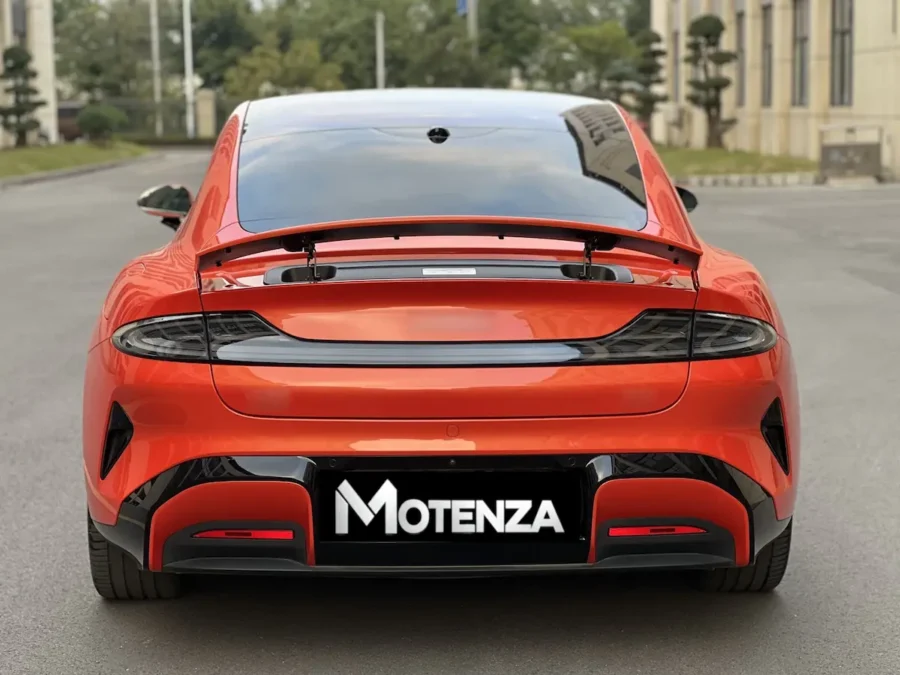 Xiaomi SU7 299 KM nowoczesny sedan elektryczny RWD