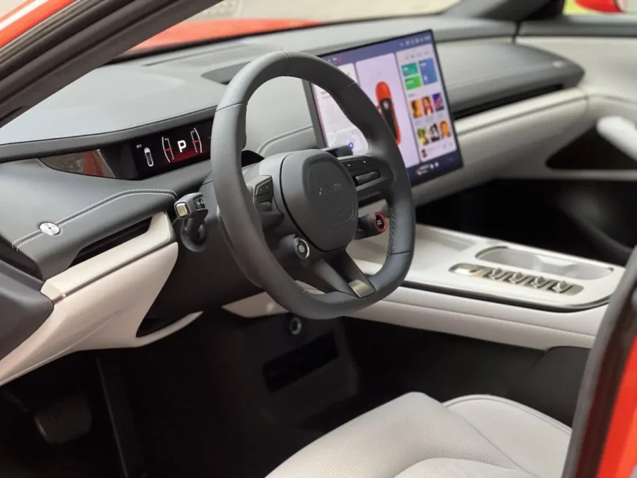 Xiaomi SU7 luksusowe wnętrze sedan EV