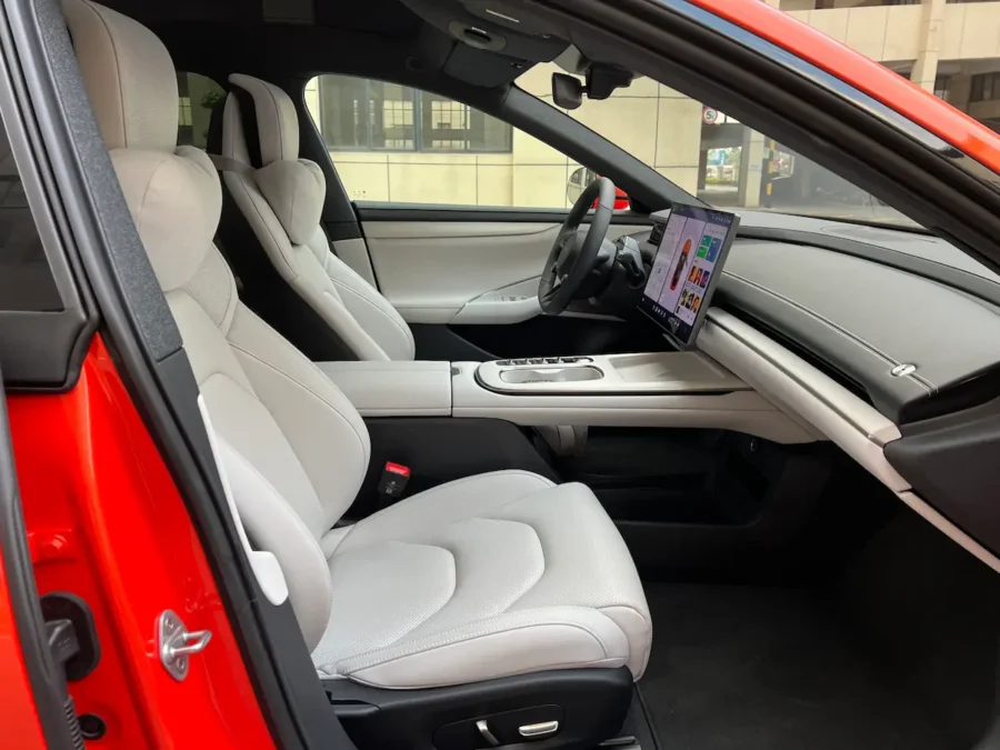 Xiaomi SU7 luksusowe wnętrze sedan EV