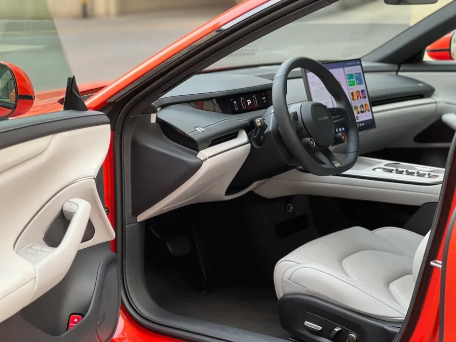 Xiaomi SU7 luksusowe wnętrze sedan EV