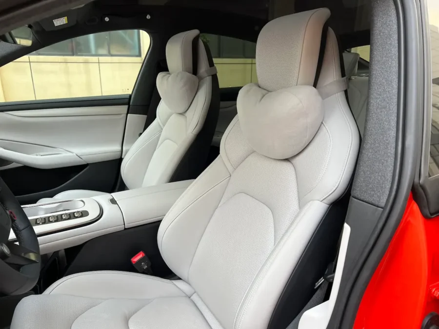Xiaomi SU7 luksusowe wnętrze sedan EV