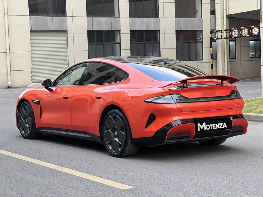 Xiaomi SU7 299 KM nowoczesny sedan elektryczny RWD